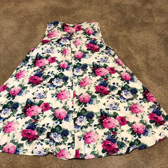 Flowy Floral Dress - Picture 5 of 5